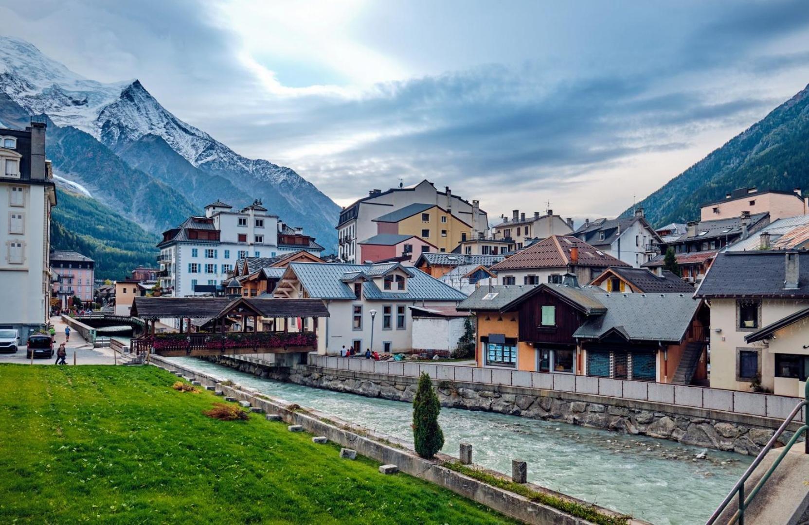 Apartment Aiglons - Central Chamonix Mountain Haven Bagian luar foto