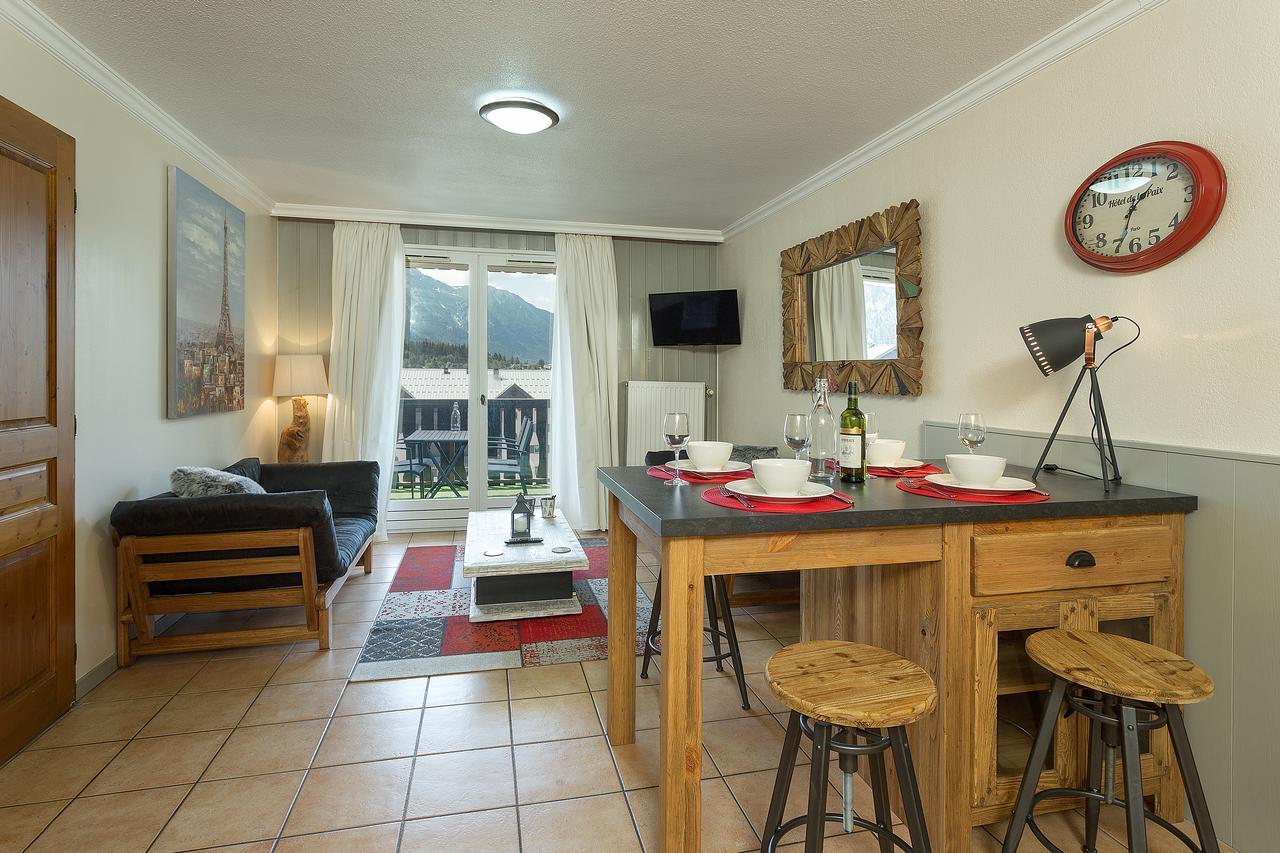 Apartment Aiglons - Central Chamonix Mountain Haven Bagian luar foto